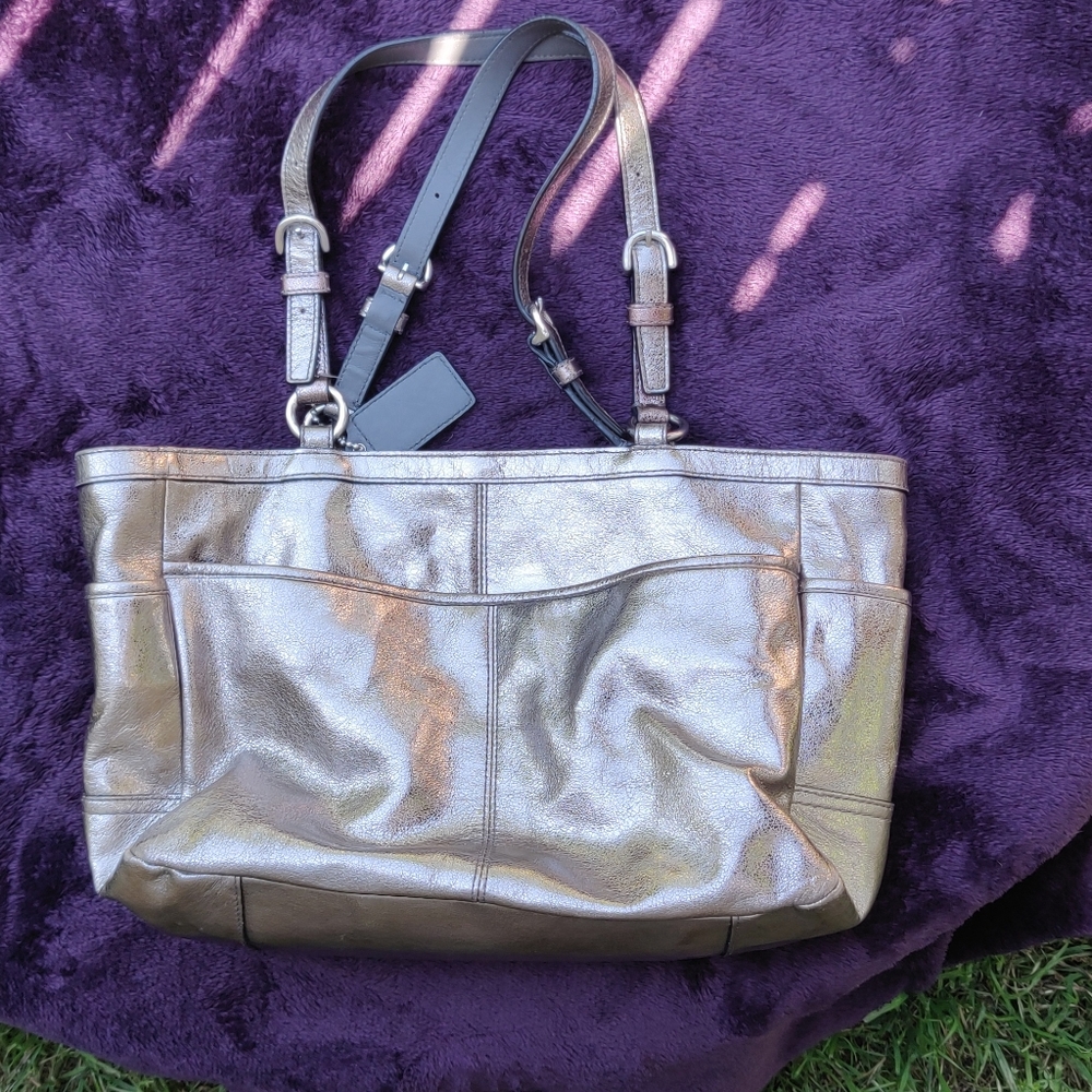 Coach purse - Picture 4 of 6